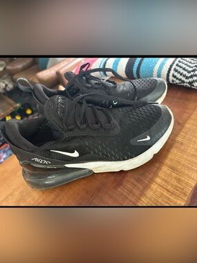 Nike Black and White Air Max 270 Youth 5.5/Womens 7 Athletic Shoes